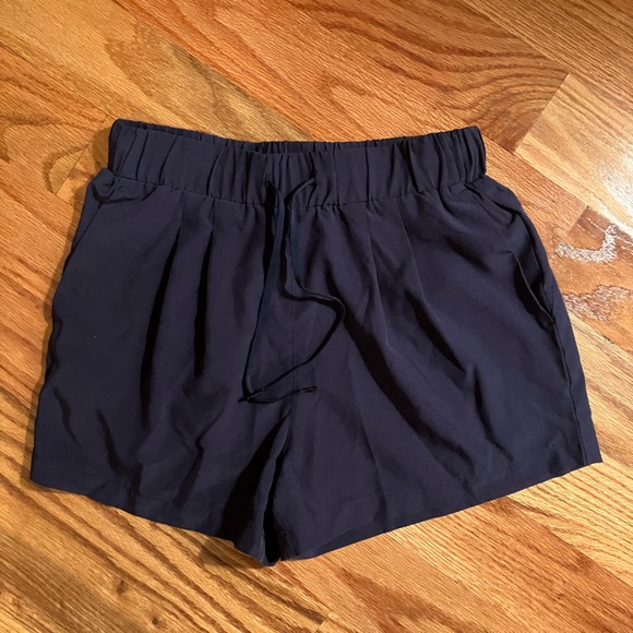 Halara navy athletic shorts - Picture 2 of 2